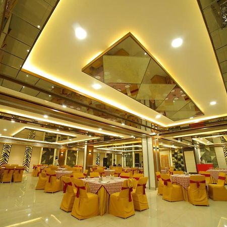 Vijay Vilas Hotel & Convention Hall Агра Экстерьер фото