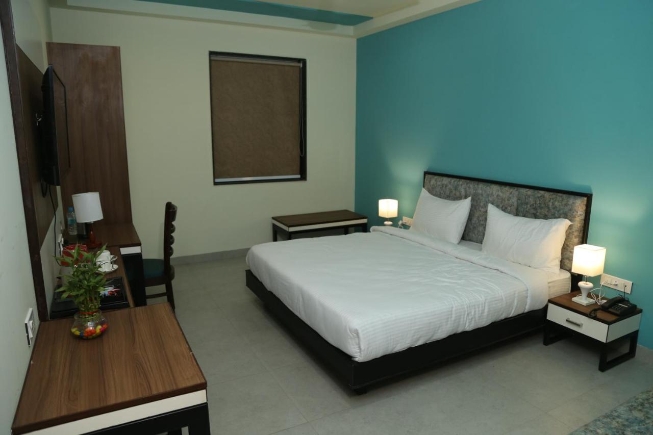 Vijay Vilas Hotel & Convention Hall Агра Экстерьер фото