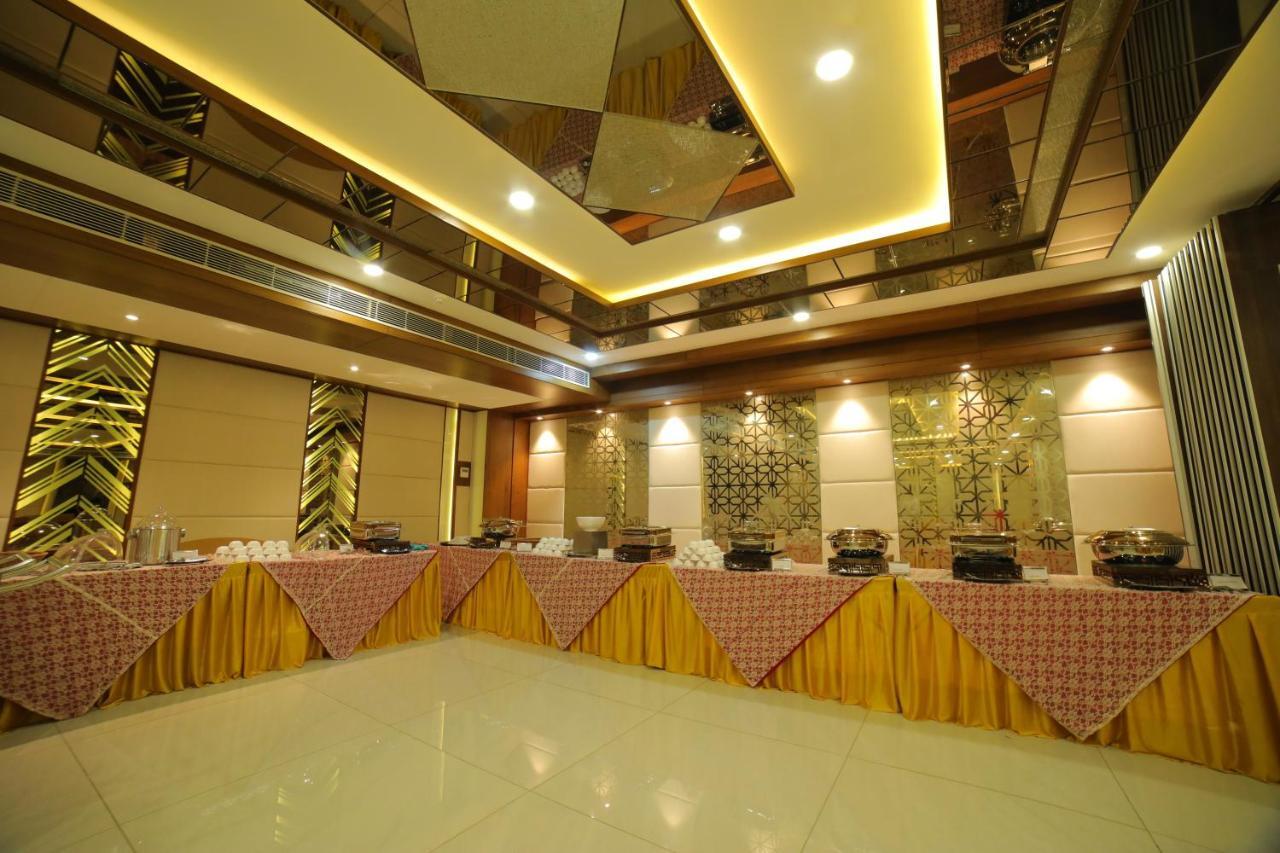 Vijay Vilas Hotel & Convention Hall Агра Экстерьер фото
