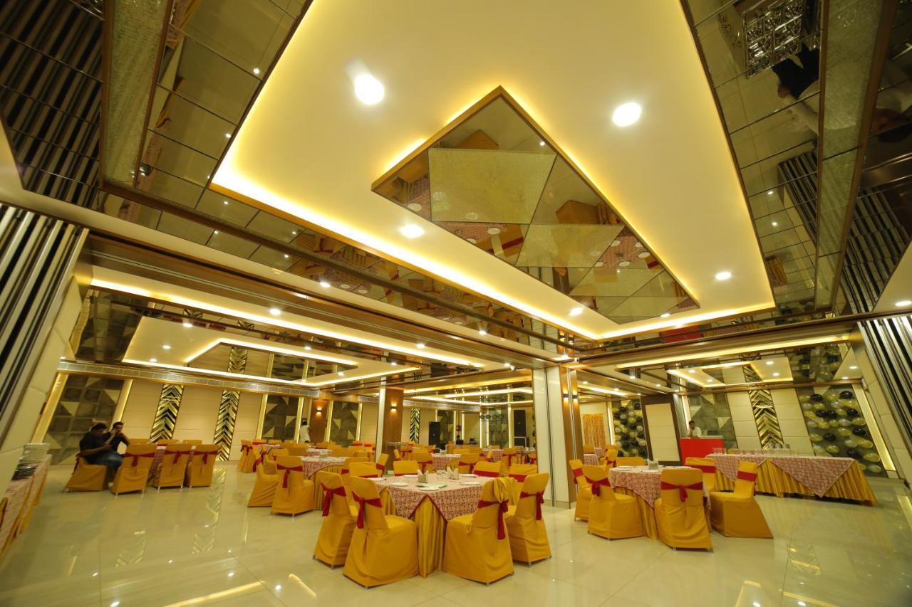 Vijay Vilas Hotel & Convention Hall Агра Экстерьер фото